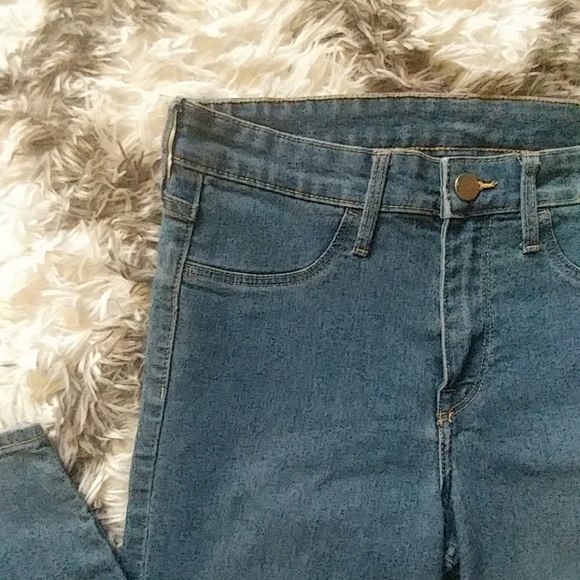 H&M Denim - EUC Skinny Jeans 27